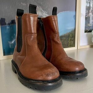 Toddler size 28 brown boots